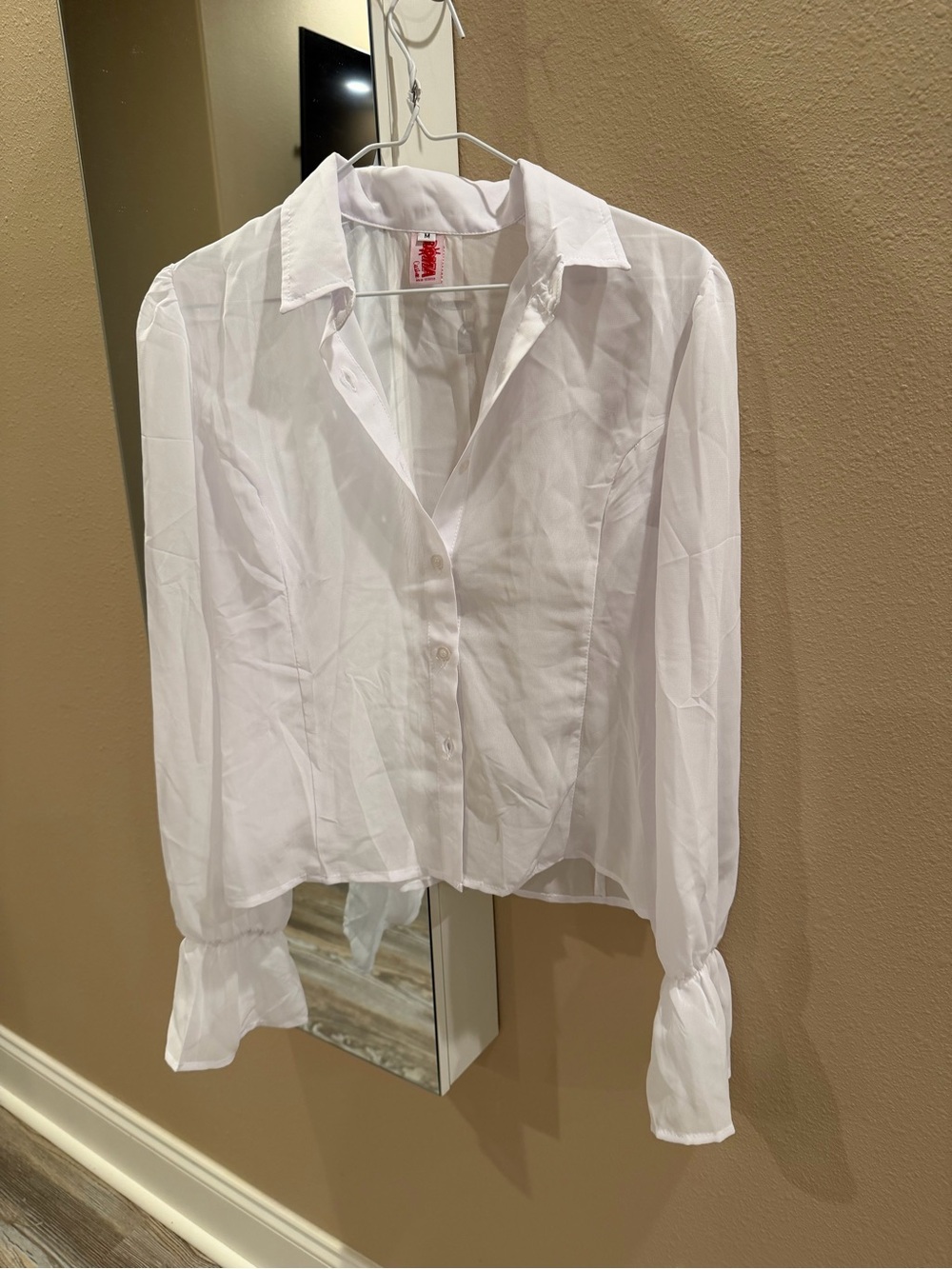 Source Unknown White Button-Down Blouse with Ruffle Cuffs